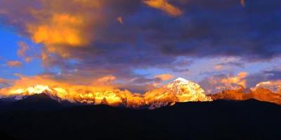 春节年28出发:南宁-昆明-大理-丽江-香格里拉-梅里雪山山脚下的雨崩村-雪山冰湖-雪山神瀑10日游